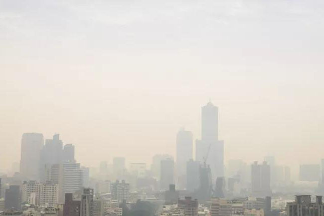 秋高氣燥，警惕“三手煙”！空氣凈化除濕機(jī)